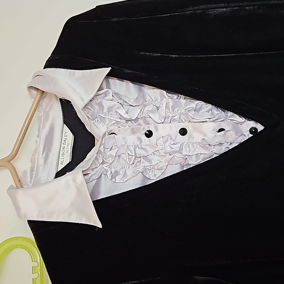 Vintage Alison Daley black velvet ruffle top - Picture 2 of 4